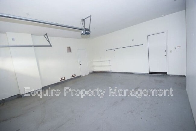 Building Photo - 1821 La Quinta Ln