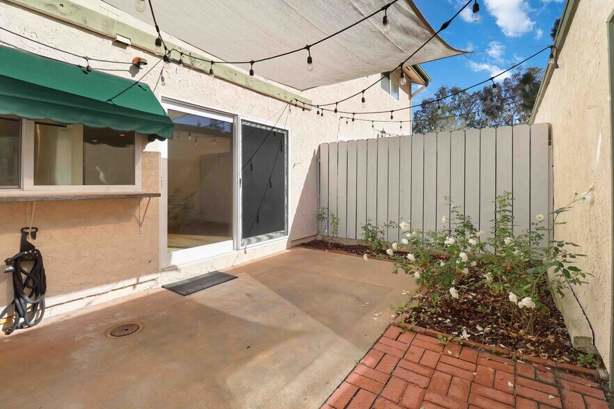 Building Photo - 2770 Caminito Eldorado