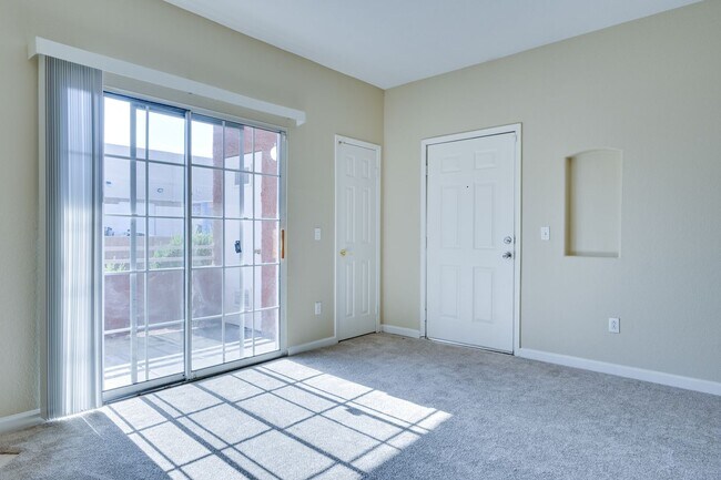 Building Photo - NE Near Nellis! Gated! Community Pool, Spa...