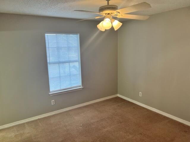 Building Photo - "Charming 2-Bedroom Retreat with Fort Walt...