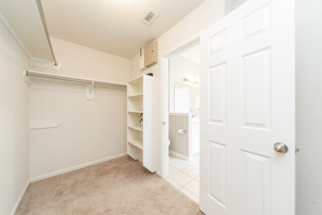 Building Photo - 3114 Glenwood Dr