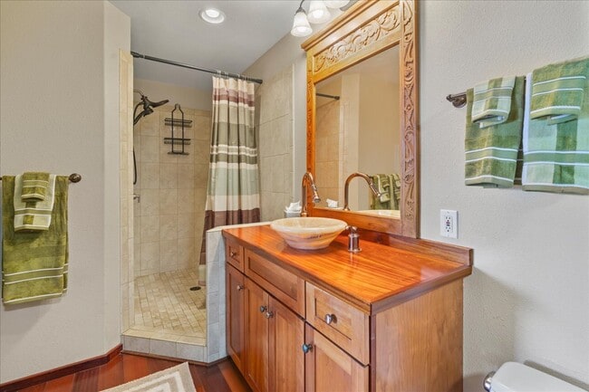 Building Photo - 753 Launa Dr