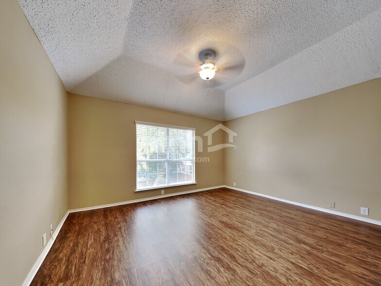 Building Photo - 3406 Broadview Ct