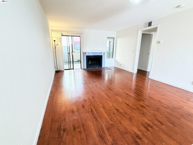 Building Photo - 1391 Monument Blvd