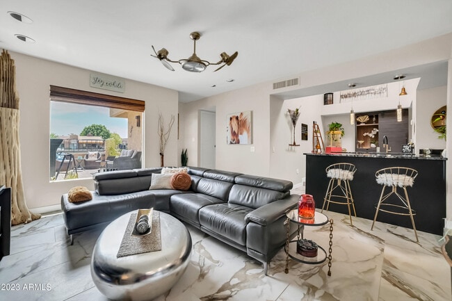 Building Photo - 8161 E Del Cuarzo Dr