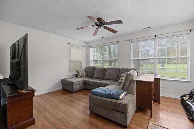 Building Photo - 5013 Thatcher Way