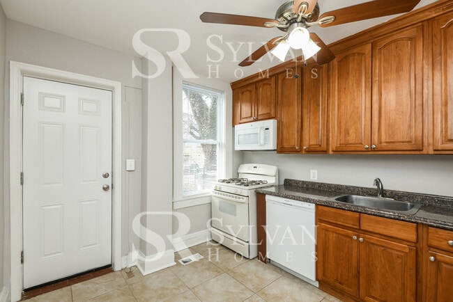 Building Photo - Rest. Relax. Recharge. Home awaits!