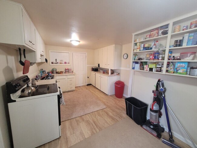 Building Photo - Beautiful Ranch-Style Home Near CU & Bould...