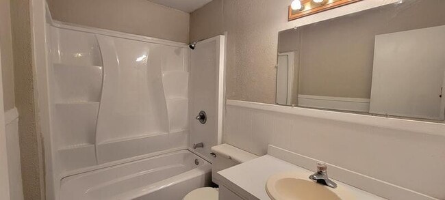 Building Photo - 218 Dodson St