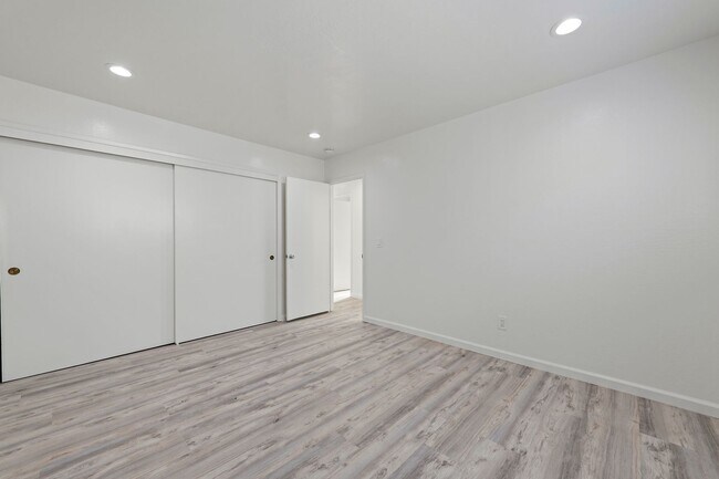 Building Photo - 1507 Brookvale Dr