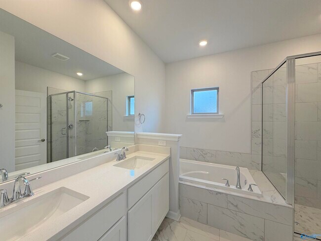 Building Photo - 11017 Wayland Rdg Dr