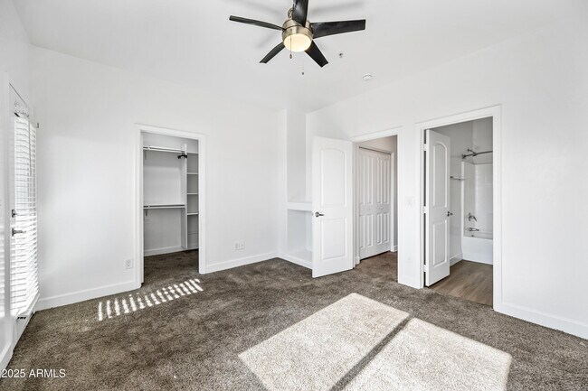 Building Photo - 4608 W Maryland Ave