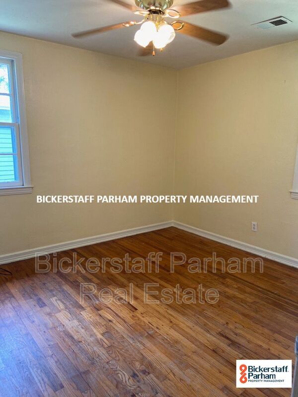 Building Photo - 3053 Blan St
