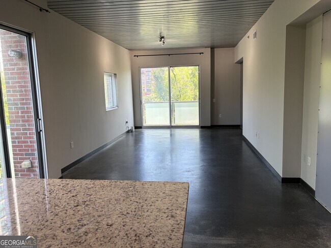 Building Photo - 620 Glen Iris Dr NE