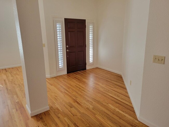 Building Photo - NICE TWO STORY ROCKLIN HOME WITH LARGE BONUS ROOM UPSTAIRS NEXT TO TWIN OAKS PARK & SCHOOLS!