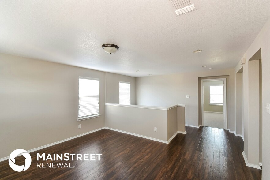 Building Photo - 7906 Horse Hollow