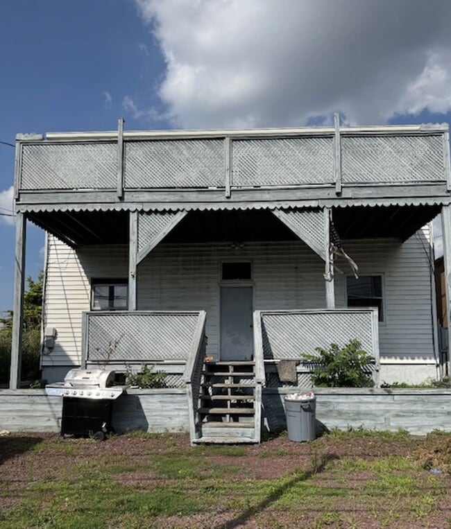 Building Photo - 2 bedroom available in Kingston!