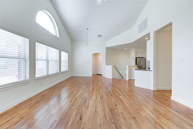 Building Photo - 11508 Main Cedar Dr