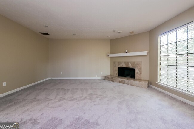 Building Photo - 8202 Winewood Ct