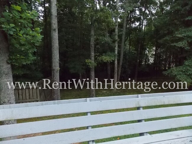 Building Photo - WOW!!...GORGEOUS HOME/HARDWOOD FLOORS/ UPGRADES GALLORE / SWIM - TENNIS