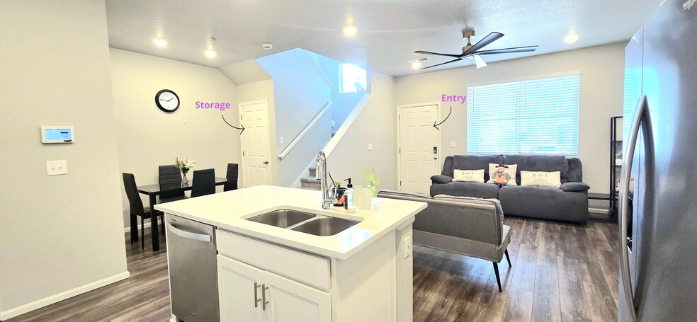 Building Photo - 5051 S Robb Ct