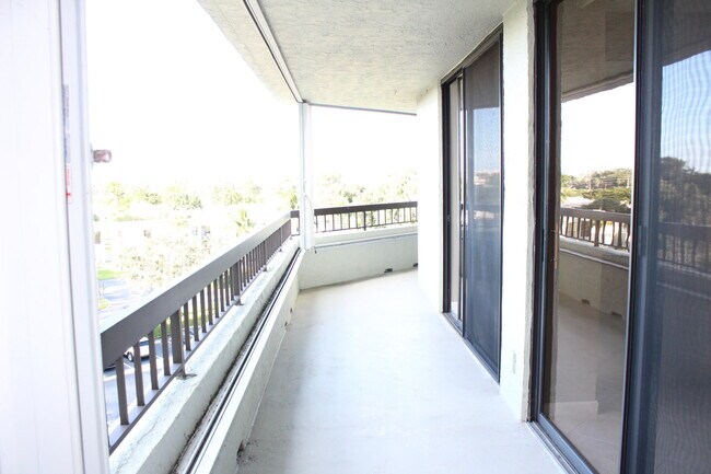 Building Photo - 6372 La Costa Dr