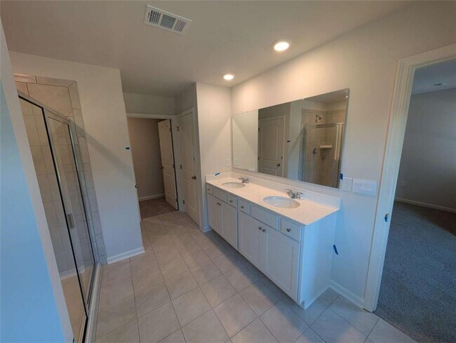 Building Photo - 2465 Poppy Ct