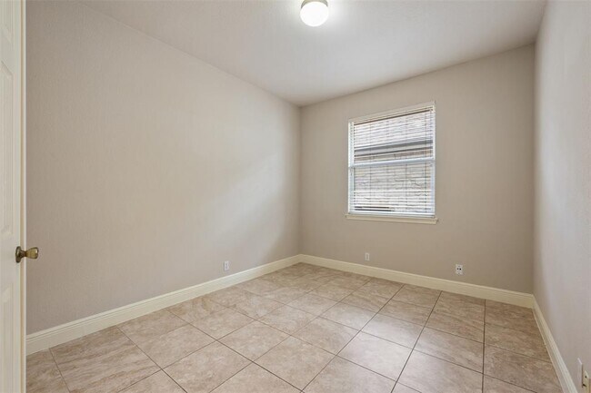 Building Photo - 11619 Sonoma Dr