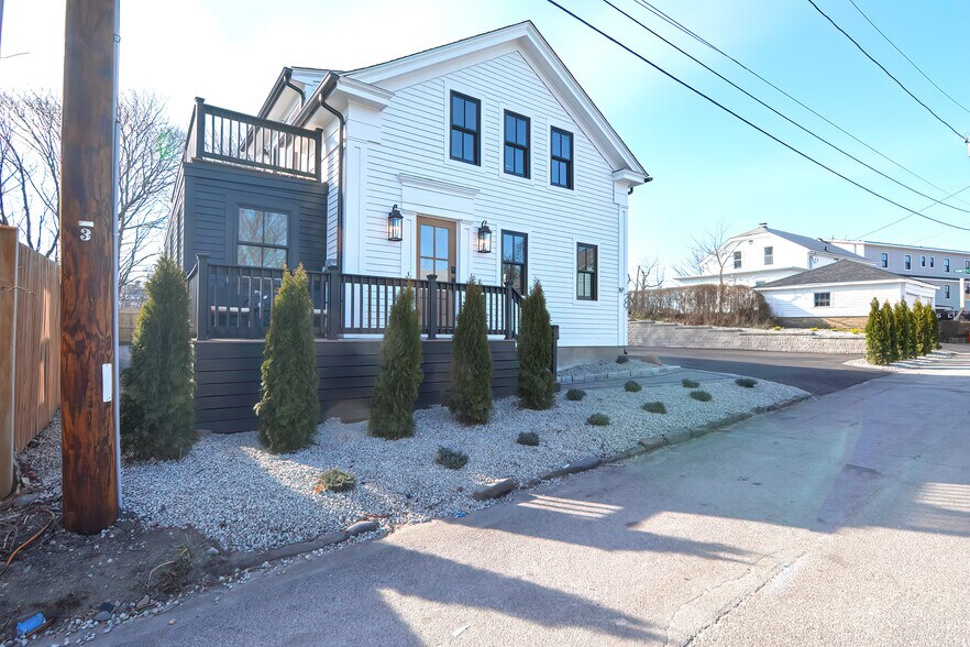 Building Photo - 29 Lion St