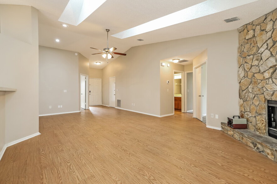 Building Photo - 4767 Wassail Dr