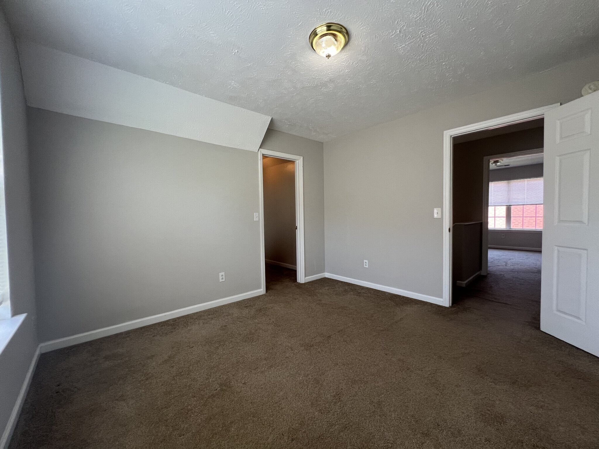 Building Photo - 2812 Hydes Ferry Rd