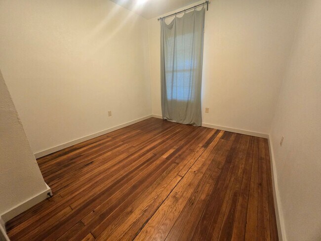 Building Photo - Wonderful in Waco!