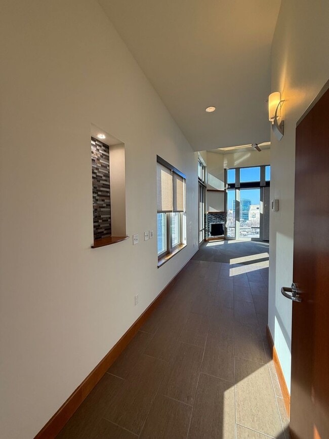 Building Photo - Blue Earth One Bedroom For Lease