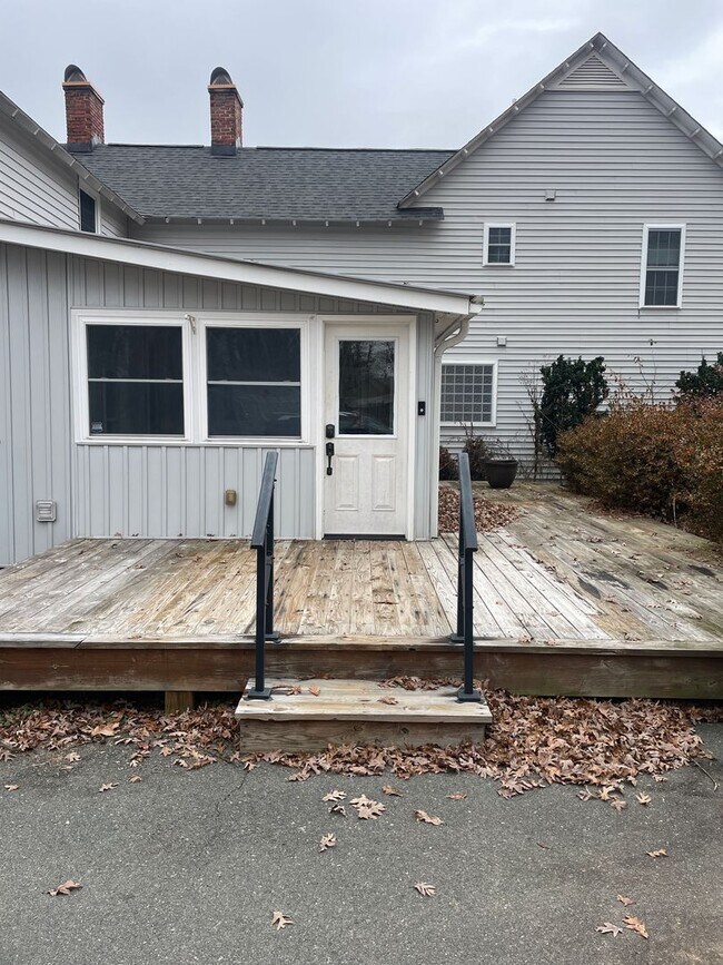 Building Photo - 2812 Kecoughtan Rd