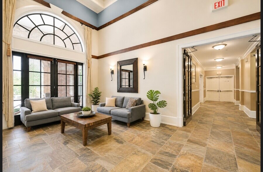 Building Photo - 2465 Army Navy Dr