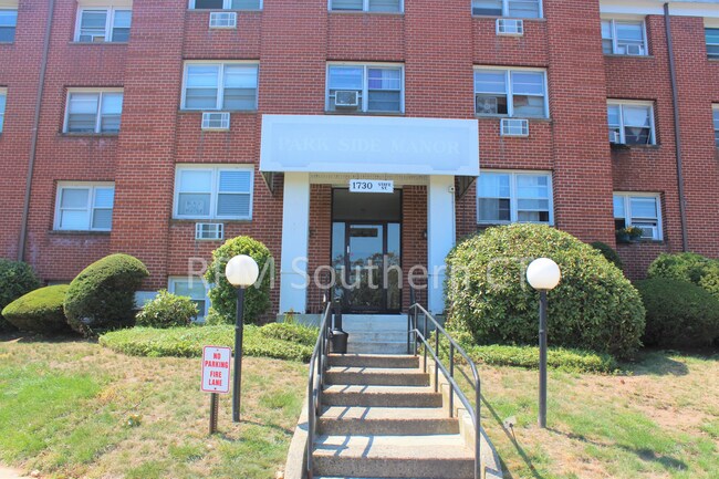 Building Photo - Ranch Style Condo – Hamden – 1 Bedroom