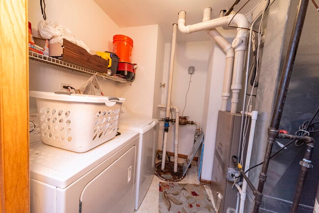 Building Photo - 1401 N Artesian Ave