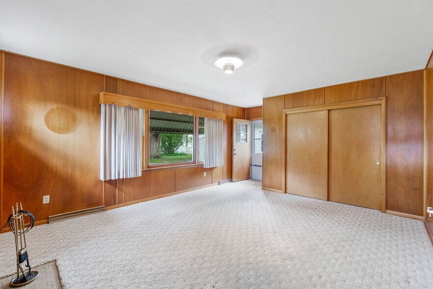 Building Photo - 1238 S Hill Dr