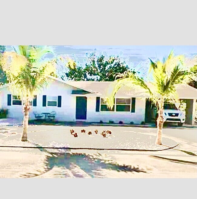 Primary Photo - 1944 Holman Dr