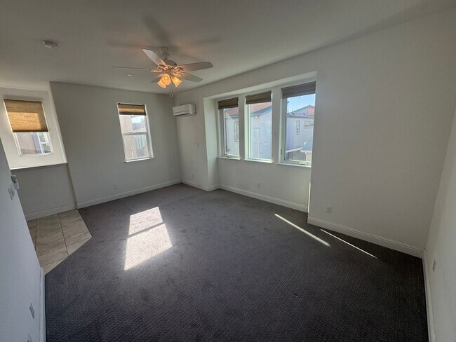Building Photo - 3212 Cowell Blvd