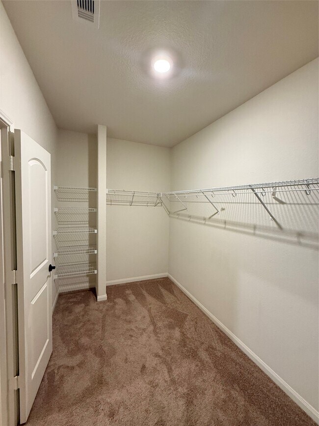 Building Photo - 8985 Oval Glass St