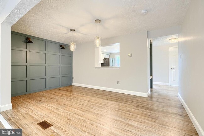 Building Photo - 1725 Beechbank Way