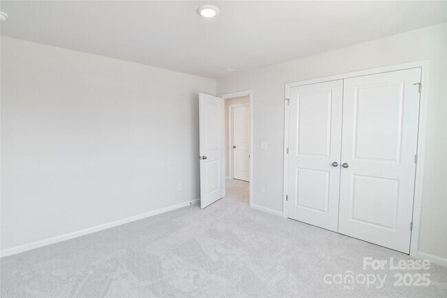 Building Photo - 261 Abersham Dr