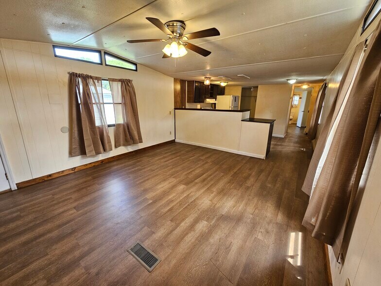 Building Photo - 607 Tater Peeler Rd