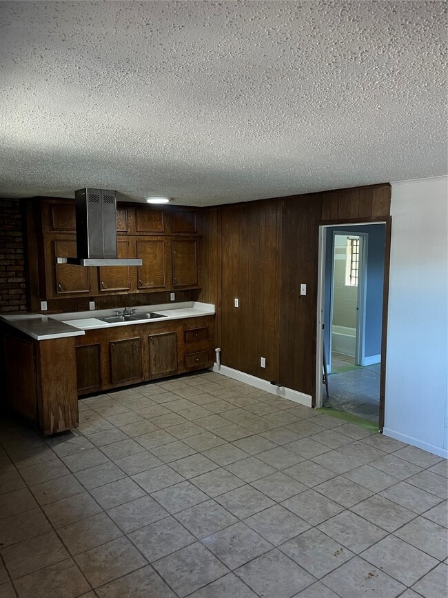 Building Photo - 5526 Stonewall St
