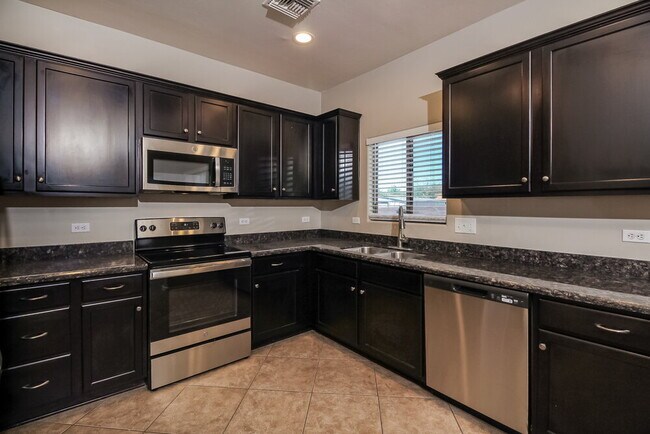 Building Photo - 4149 E Coolbrooke Dr