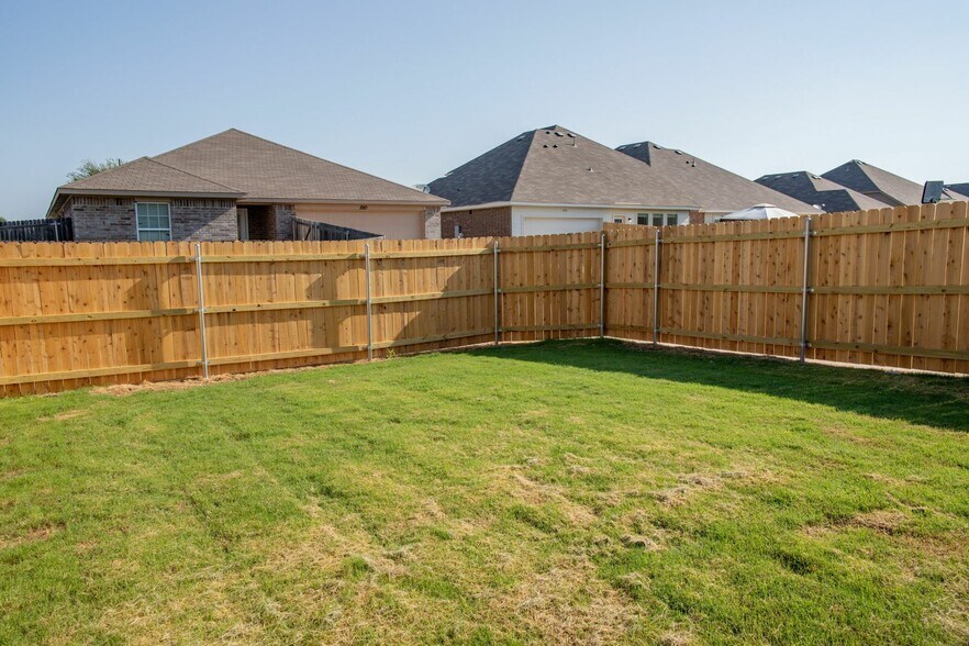 Building Photo - 1853 Jasmine Dr