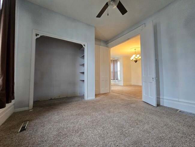 Building Photo - 207 4th St N