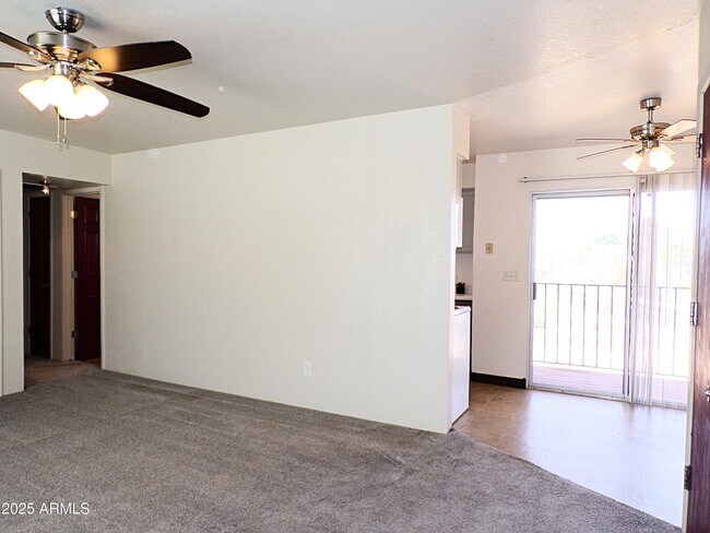 Building Photo - 4307 Plaza Vista
