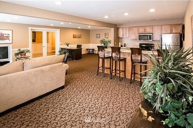 Building Photo - *** RENT SPECIAL 50% off MAY RENT*** Beautiful & Spacious Condo in the Heart of Tacoma